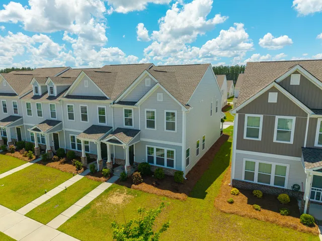 $327,500 | 326 Surfbird Road, Unit 388, Summerville, SC 29486