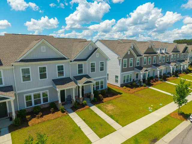 $327,500 | 326 Surfbird Road, Unit 388, Summerville, SC 29486