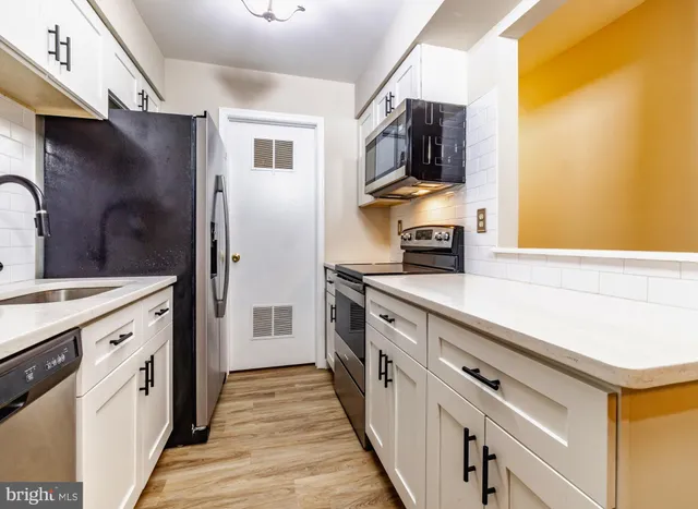 $1,800 | 32 Buena Court, Turnersville, NJ 08012