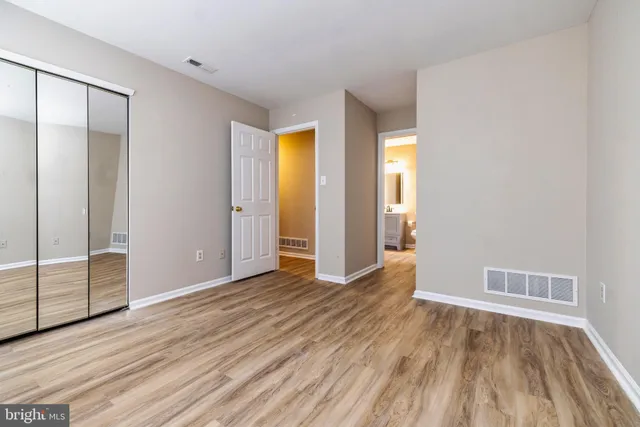 $1,800 | 32 Buena Court, Turnersville, NJ 08012