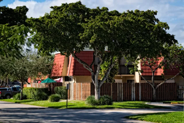 $2,500 | 8353 Trent Court, Unit C, Boca Raton, FL 33433