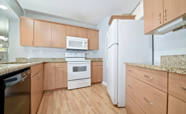 $2,500 | 8353 Trent Court, Unit C, Boca Raton, FL 33433