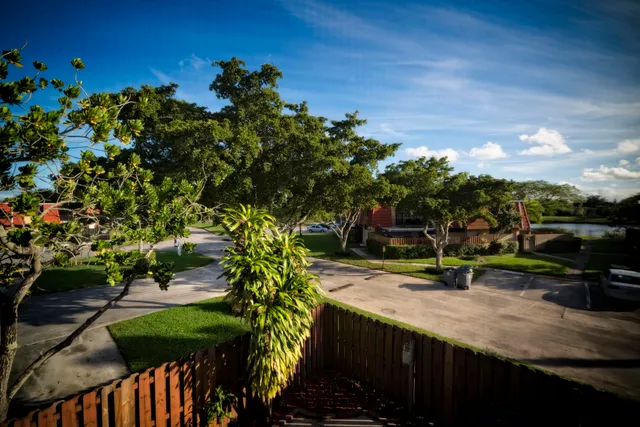 $2,500 | 8353 Trent Court, Unit C, Boca Raton, FL 33433