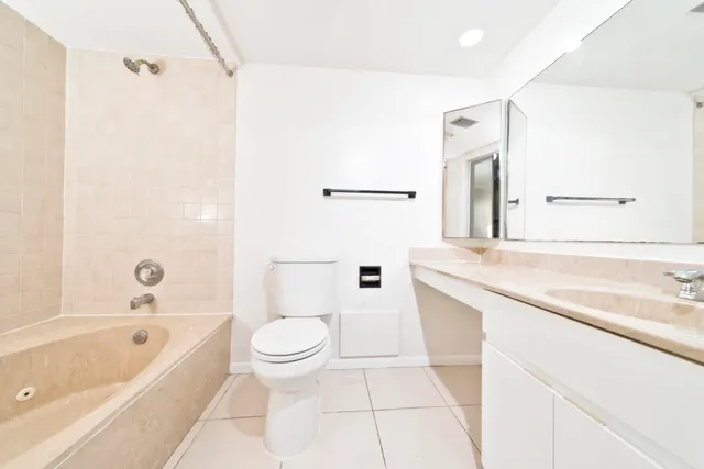 $2,500 | 8353 Trent Court, Unit C, Boca Raton, FL 33433