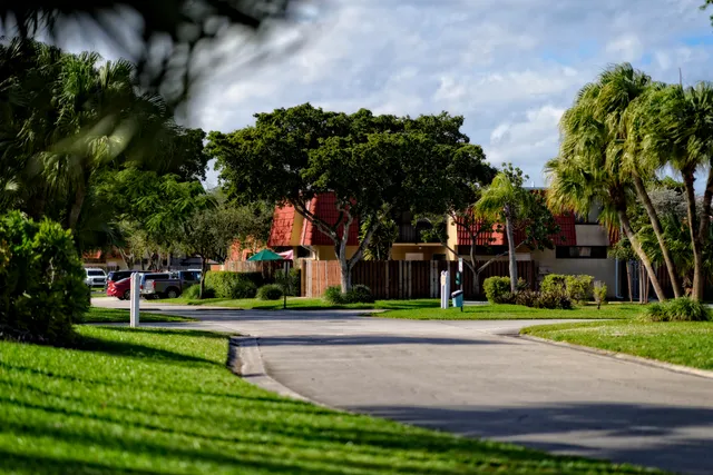 $2,500 | 8353 Trent Court, Unit C, Boca Raton, FL 33433