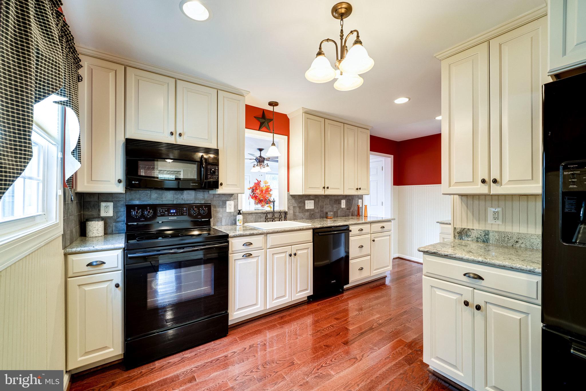 7003 Grove Road Alexandria, VA 22306 - Photo 8 of 39 Gallery Image 8
