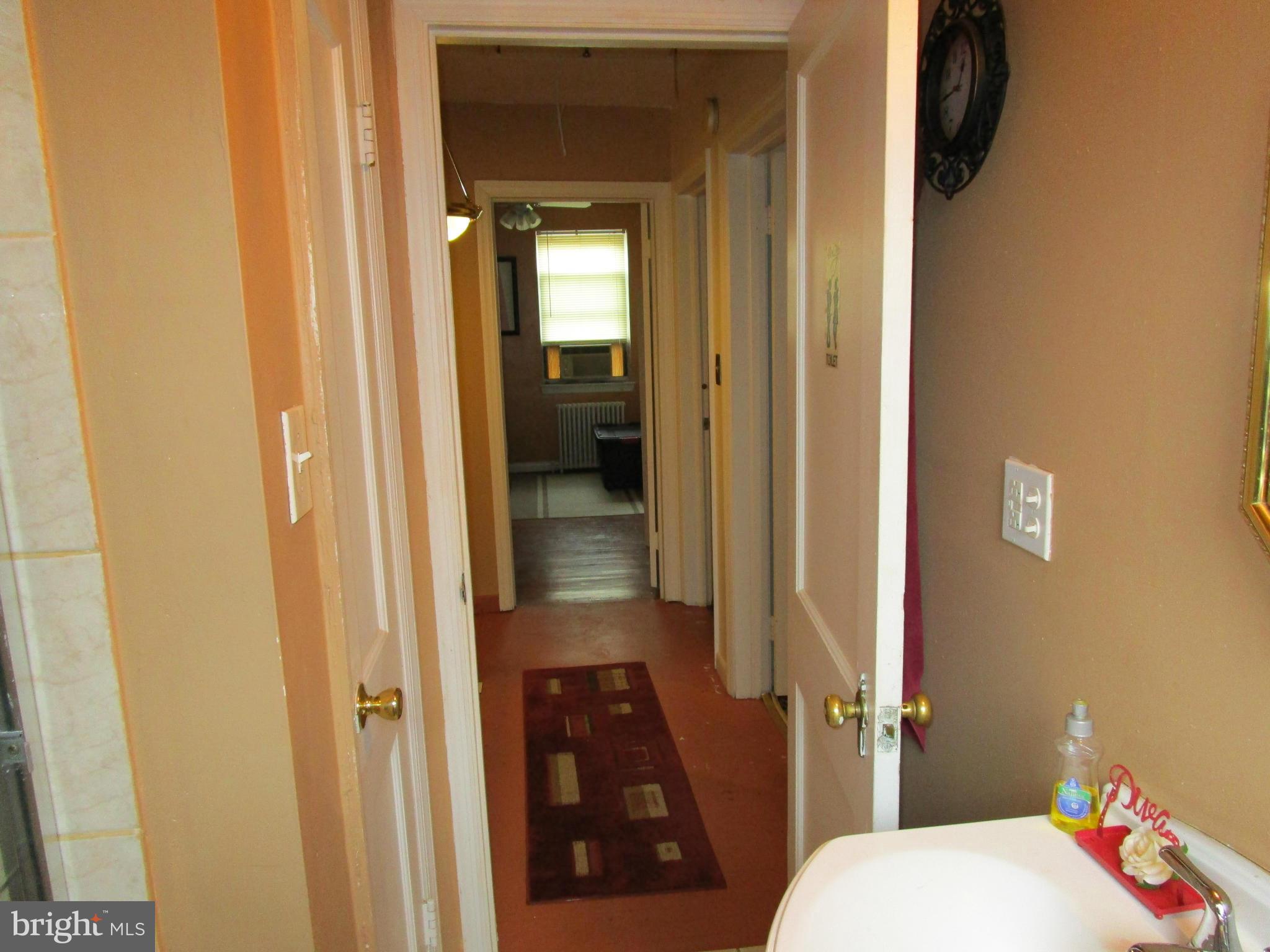 8527 Oak Road Baltimore, MD 21234 - Photo 15 of 29 Bath