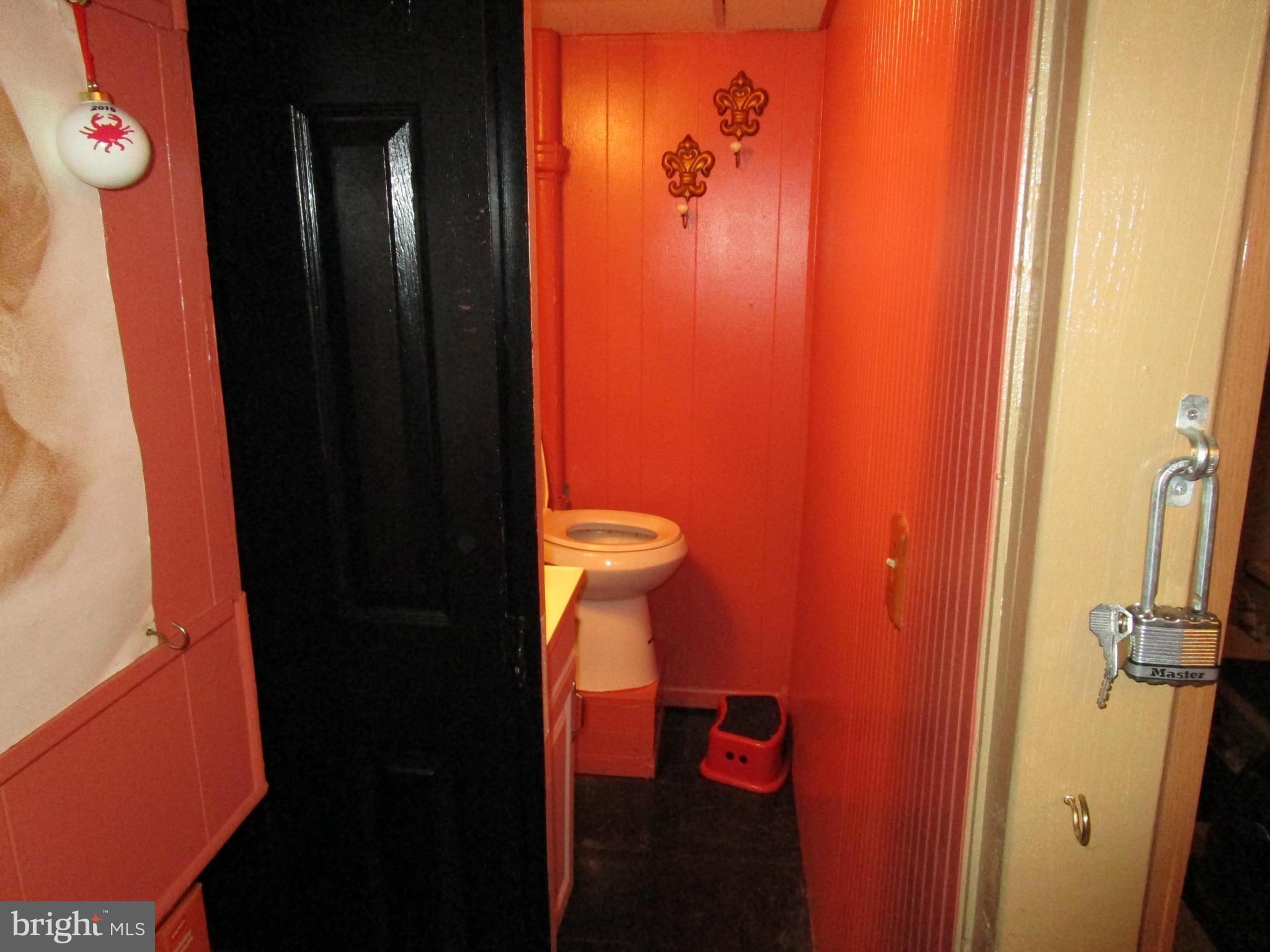 8527 Oak Road Baltimore, MD 21234 - Photo 17 of 29 Basement Bath