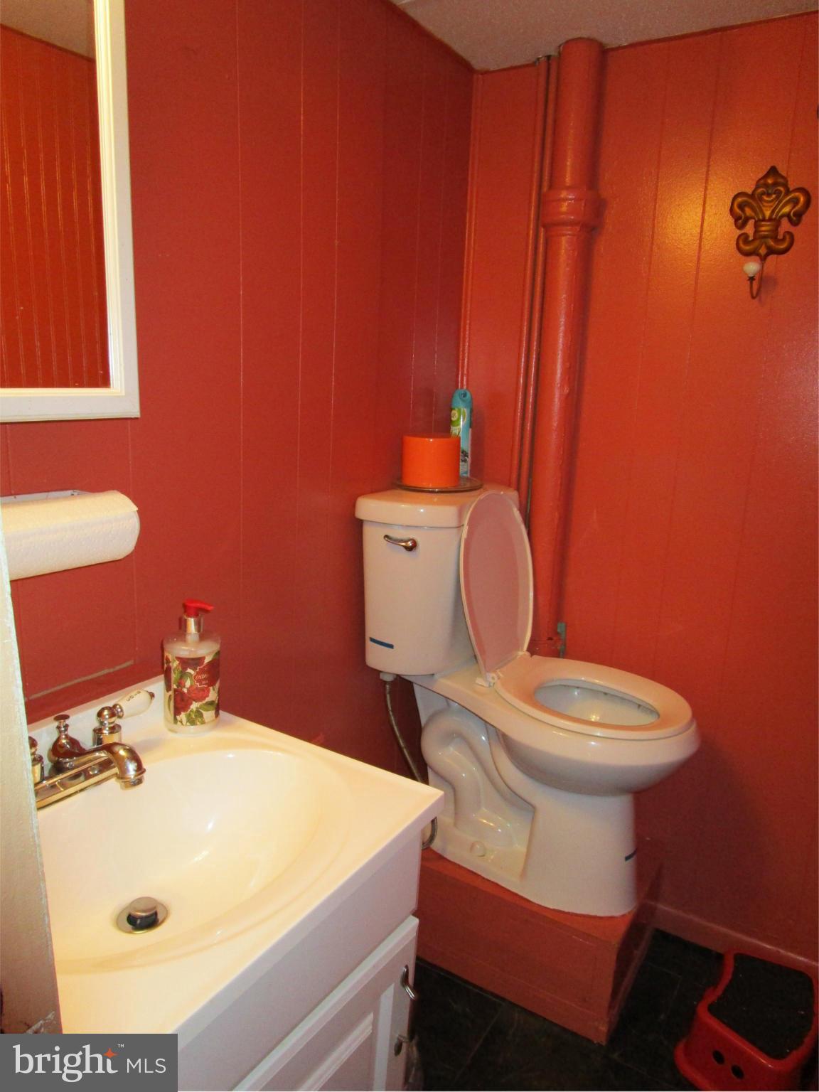 8527 Oak Road Baltimore, MD 21234 - Photo 18 of 29 Basement Bath