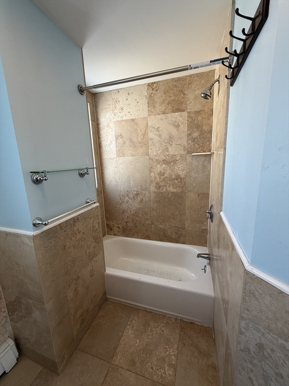 8 Sheafe Street, Unit 3 Chestnut Hill, MA 02467 - Photo 7 of 10