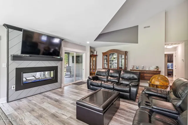 $950,000 | 7054 Healy Haven Lane Northeast, Leland, NC 28451