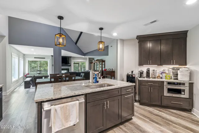 $950,000 | 7054 Healy Haven Lane Northeast, Leland, NC 28451