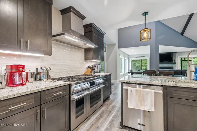 $950,000 | 7054 Healy Haven Lane Northeast, Leland, NC 28451