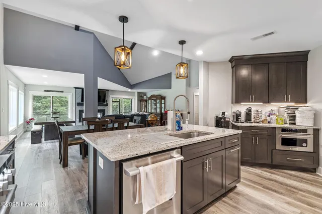 $950,000 | 7054 Healy Haven Lane Northeast, Leland, NC 28451