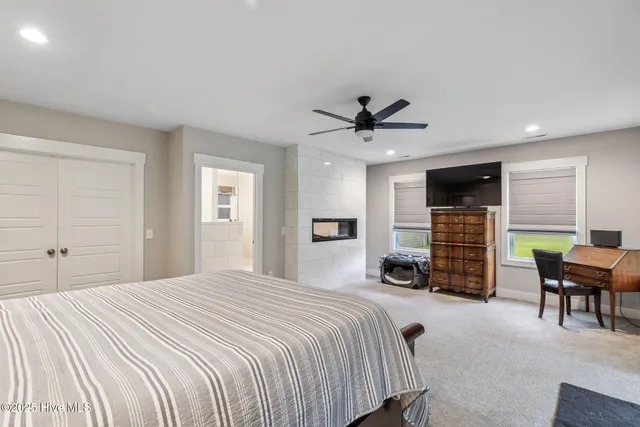 $950,000 | 7054 Healy Haven Lane Northeast, Leland, NC 28451