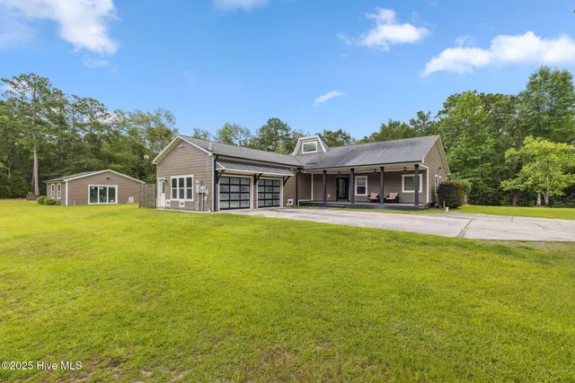 $950,000 | 7054 Healy Haven Lane Northeast, Leland, NC 28451