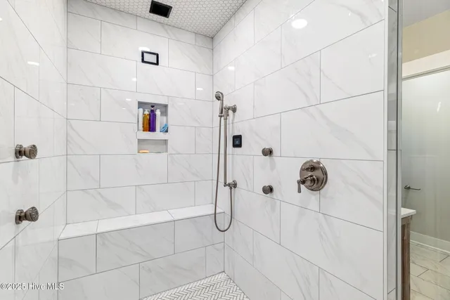 $950,000 | 7054 Healy Haven Lane Northeast, Leland, NC 28451