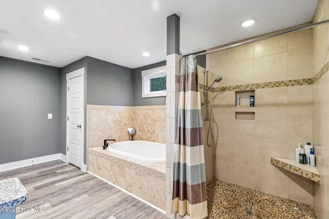 $950,000 | 7054 Healy Haven Lane Northeast, Leland, NC 28451