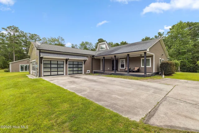 $950,000 | 7054 Healy Haven Lane Northeast, Leland, NC 28451