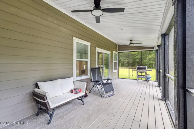 $950,000 | 7054 Healy Haven Lane Northeast, Leland, NC 28451