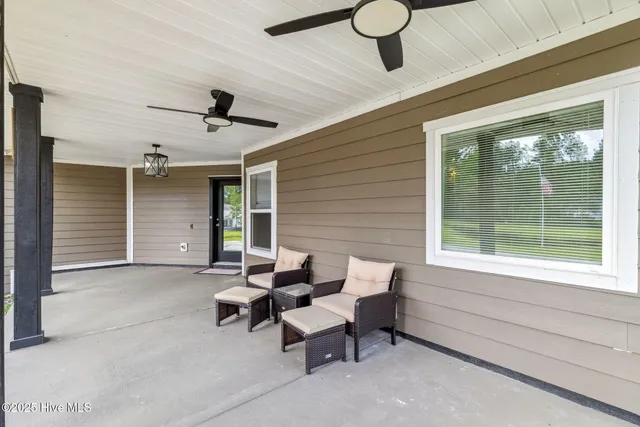 $950,000 | 7054 Healy Haven Lane Northeast, Leland, NC 28451