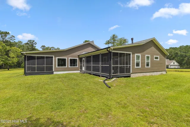 $950,000 | 7054 Healy Haven Lane Northeast, Leland, NC 28451