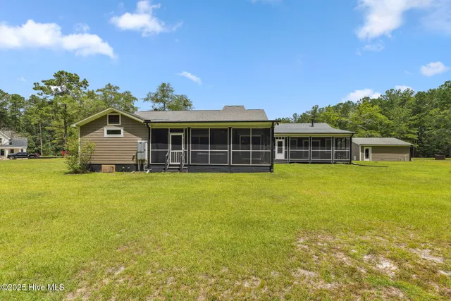 $950,000 | 7054 Healy Haven Lane Northeast, Leland, NC 28451