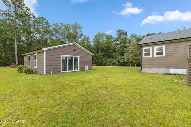 $950,000 | 7054 Healy Haven Lane Northeast, Leland, NC 28451