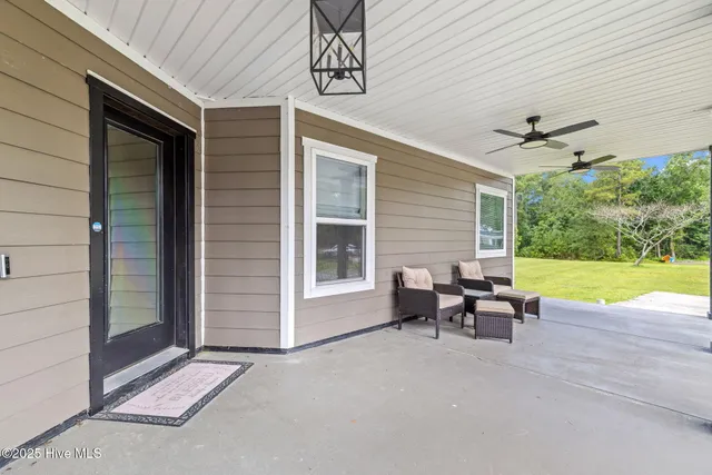 $950,000 | 7054 Healy Haven Lane Northeast, Leland, NC 28451