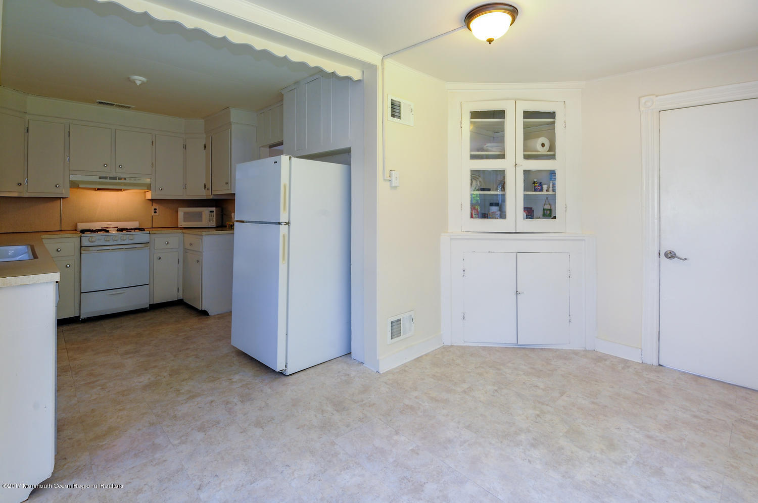 704 Holmdel Road Holmdel, NJ 07733 - Photo 15 of 26 704 Holmdel Rd Holmdel NJ-large-016-18-D