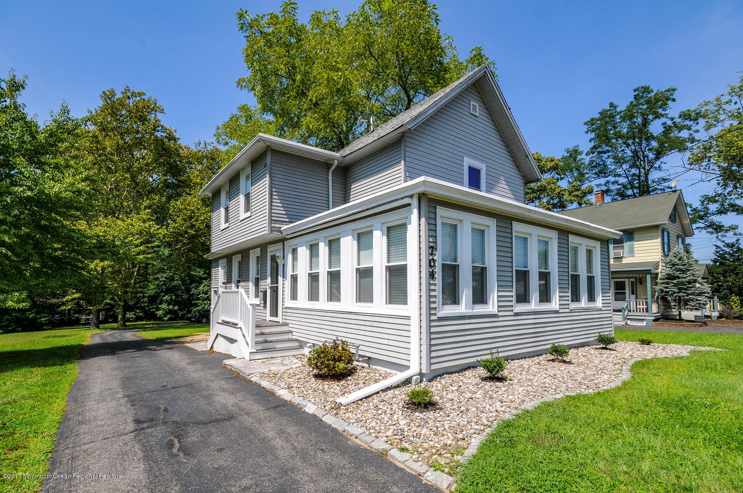704 Holmdel Road Holmdel, NJ 07733 - Photo 3 of 26 704 Holmdel Rd Holmdel NJ-large-008-24-D