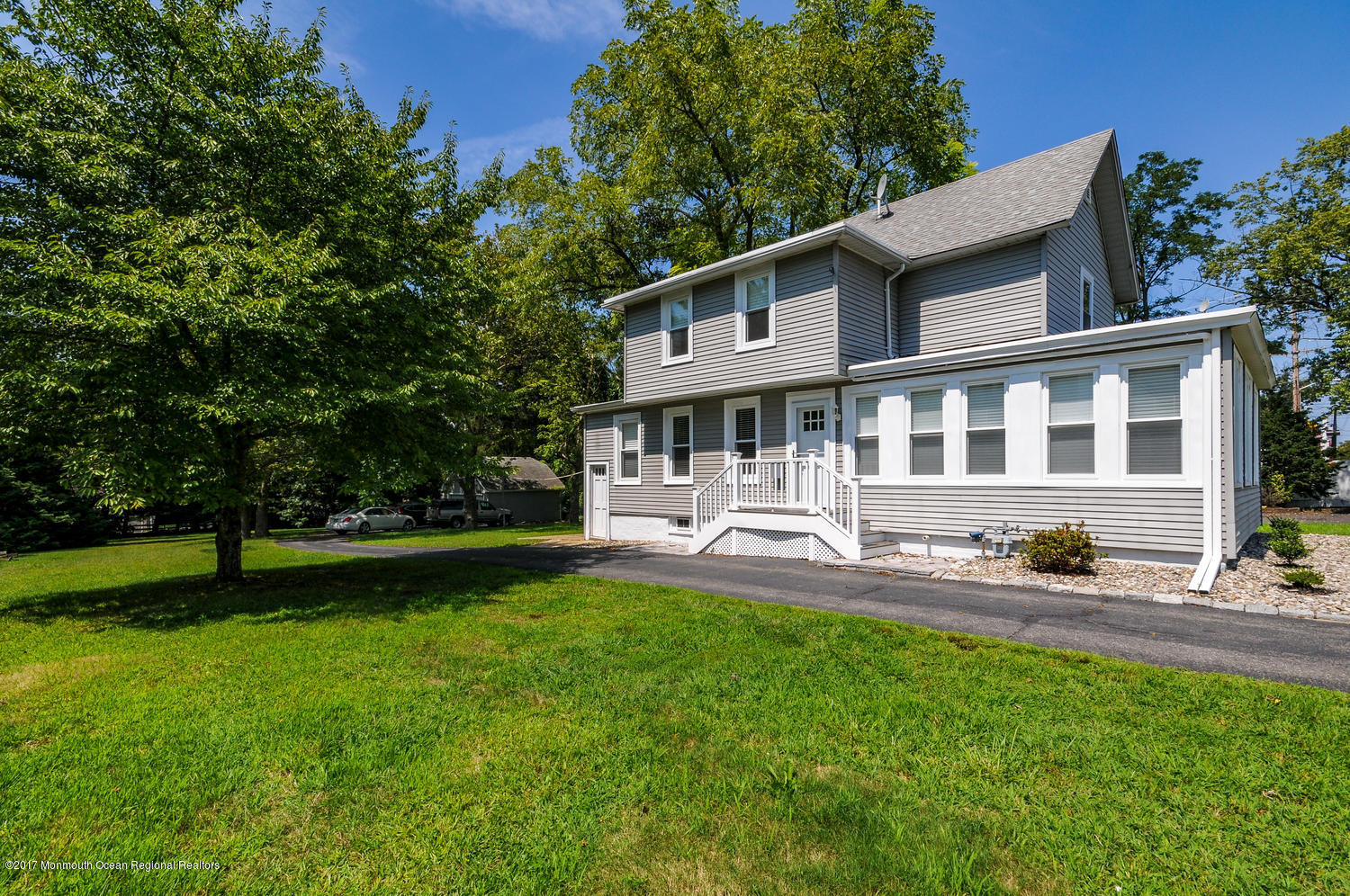 704 Holmdel Road Holmdel, NJ 07733 - Photo 4 of 26 704 Holmdel Rd Holmdel NJ-large-031-25-D