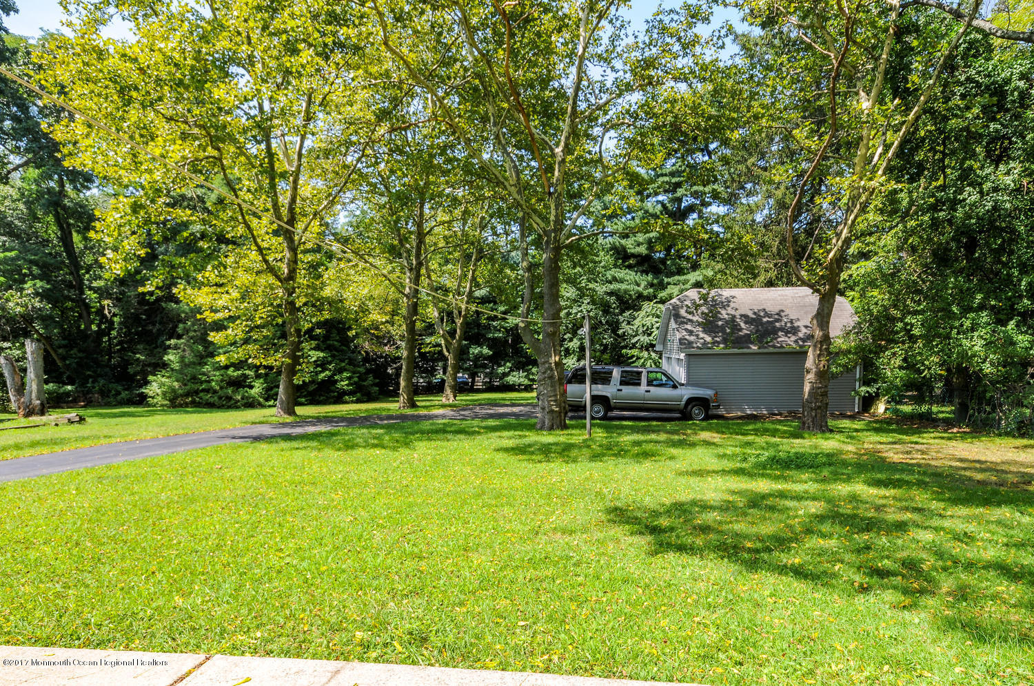 704 Holmdel Road Holmdel, NJ 07733 - Photo 6 of 26 704 Holmdel Rd Holmdel NJ-large-005-4-DS