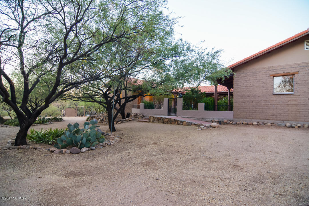 5360 East Edwin Road Tucson, AZ 85739 - Photo 8 of 38 Gallery Image 8