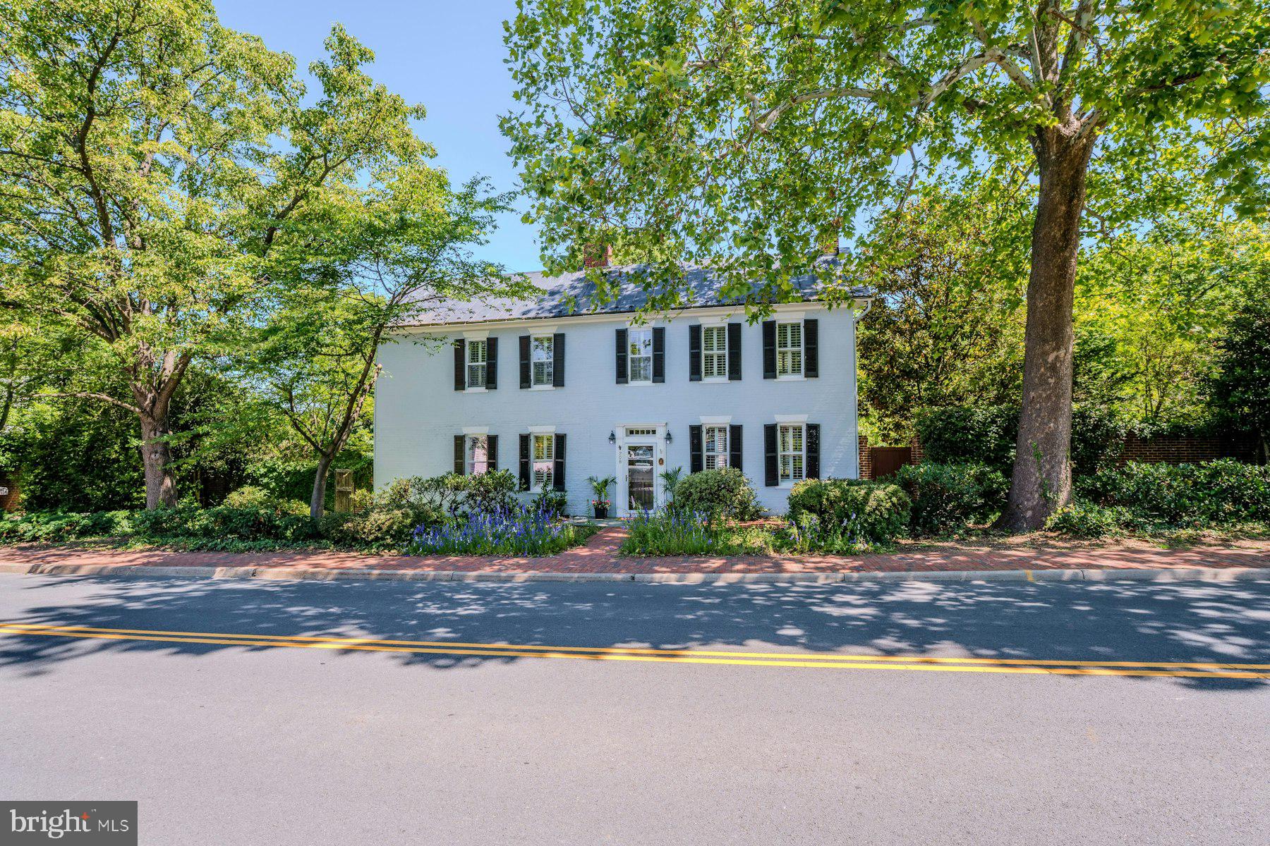 208 Edwards Ferry Road Northeast Leesburg, VA 20176 - Photo 4 of 76