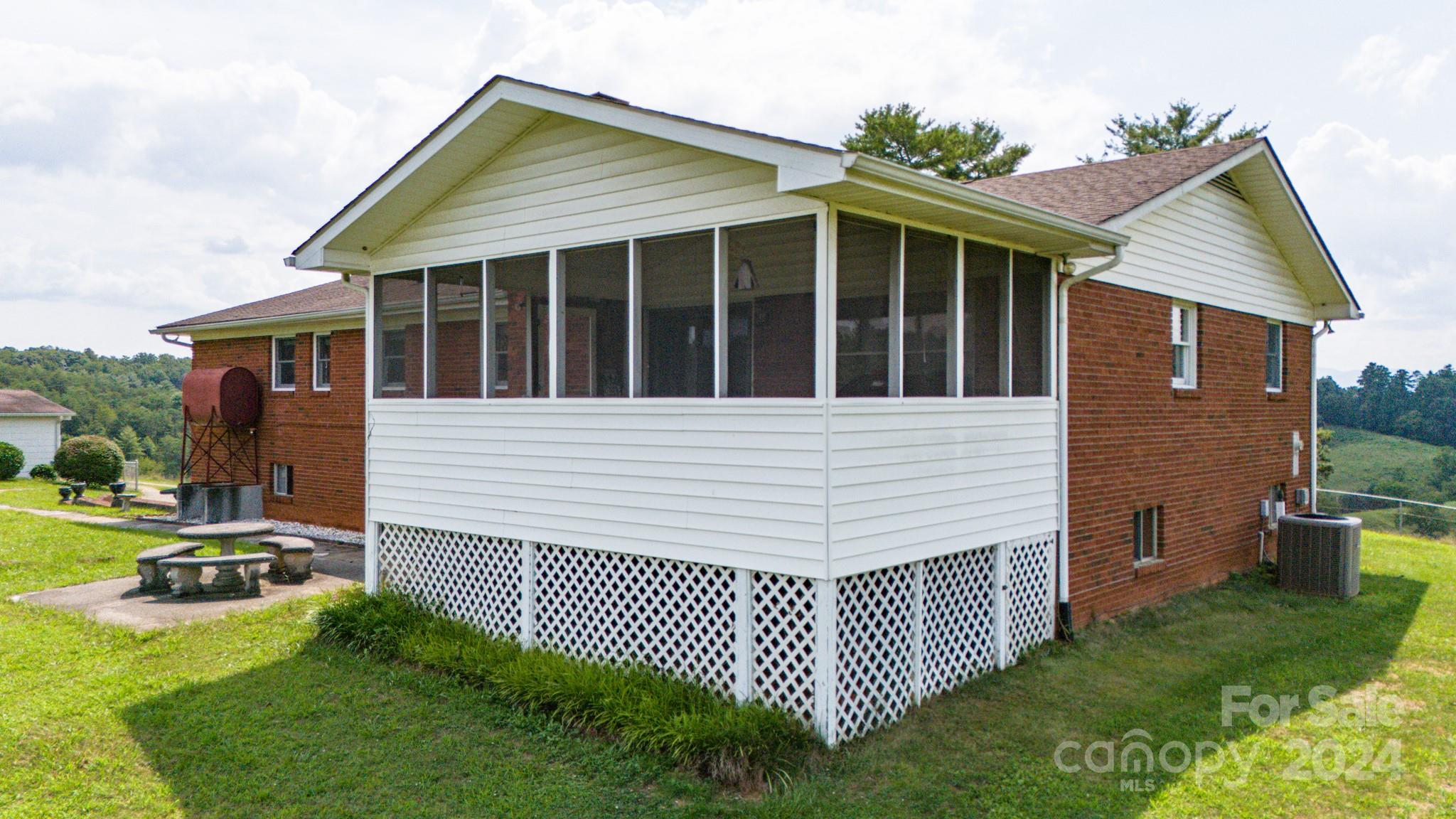 95 Sheppard Branch Road Weaverville, NC 28787 - Photo 5 of 39 Gallery Image 5