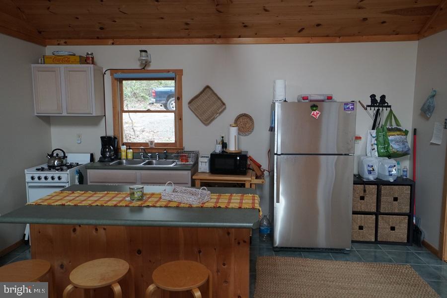 829 Kile Knob Road Franklin, WV 26807 - Photo 9 of 26