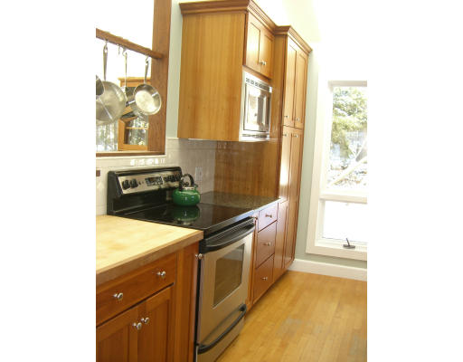 38 Willard Road Weston, MA 02493 - Photo 5 of 10