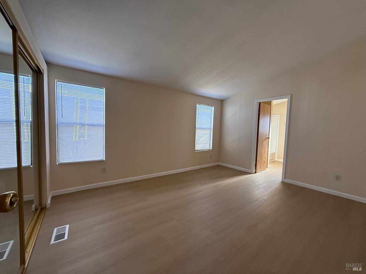 190 Apple Lane Santa Rosa, CA 95407 - Photo 14 of 23 an empty room with windows