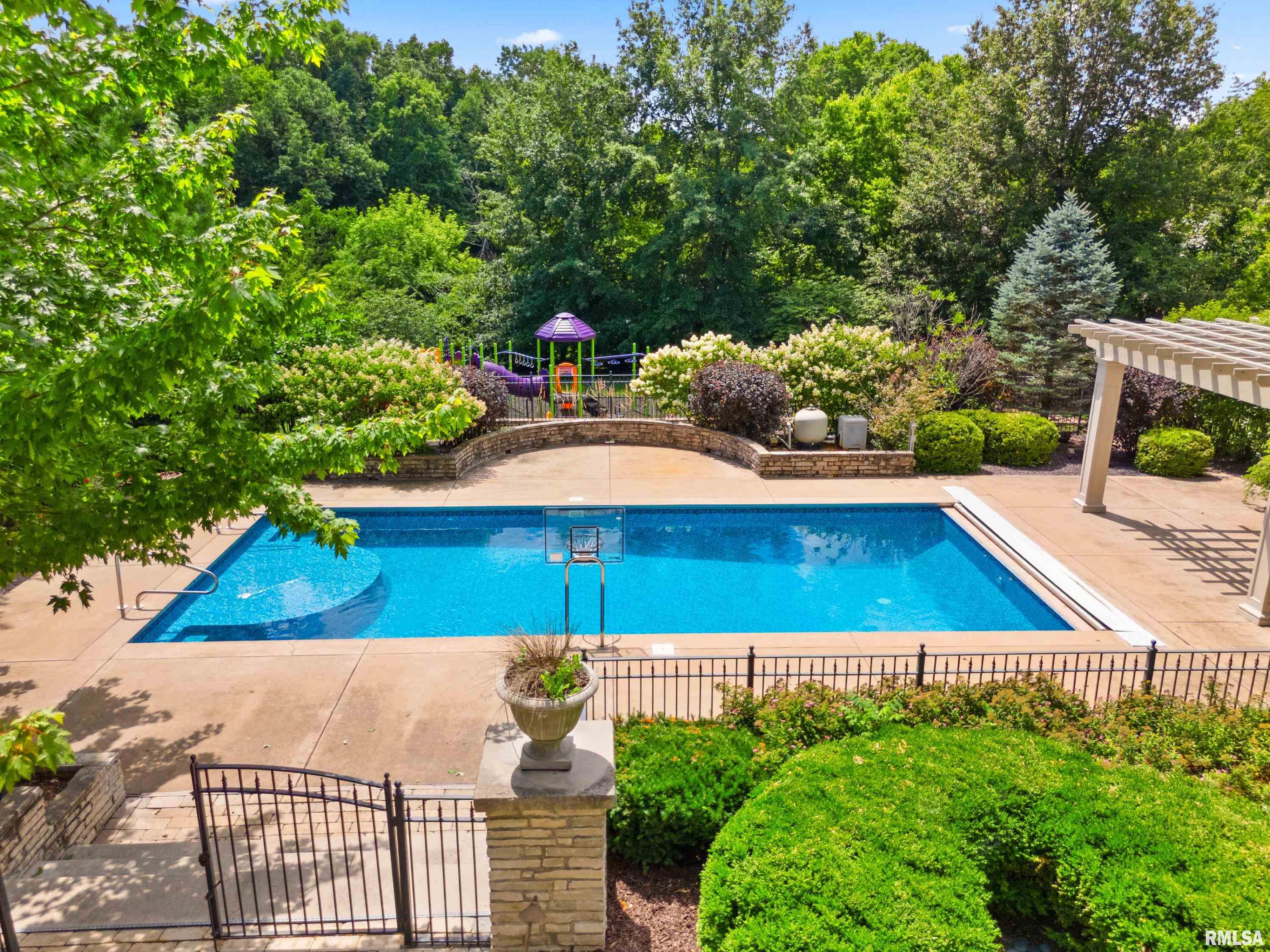 1811 Kern Road Washington, IL 61571 - Photo 89 of 95 Gallery Image 89