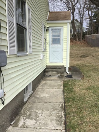 20 Hunnewell Road Worcester, MA 01606 - Photo 7 of 28 Gallery Image 7