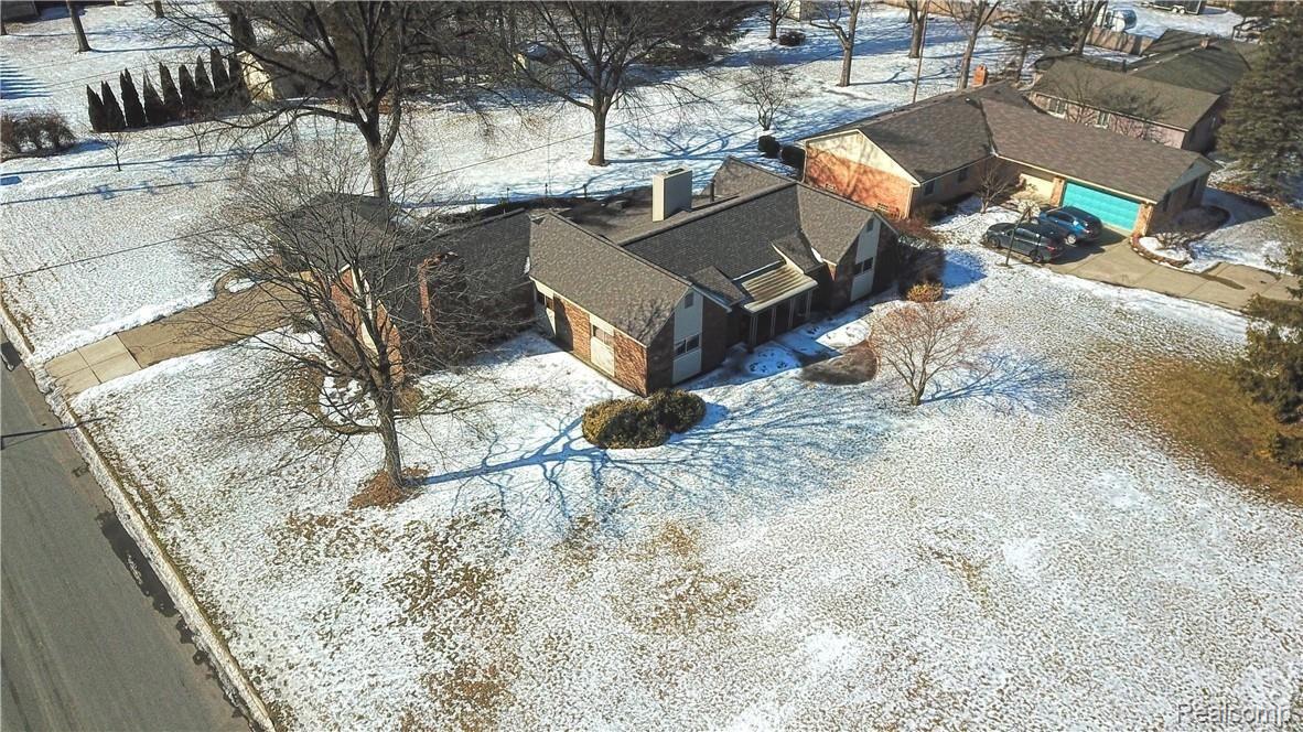 14221 Newburgh Road Livonia, MI 48154 - Photo 42 of 48 DJI_0095_InPixio.jpg