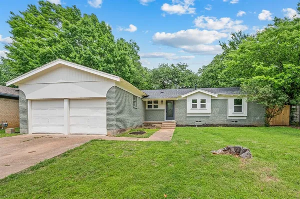 $279,900 | 1307 Ravenwood Drive, Arlington, TX 76013