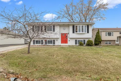 $349,900 | 950 101st Street, Pleasant Prairie, WI 53158