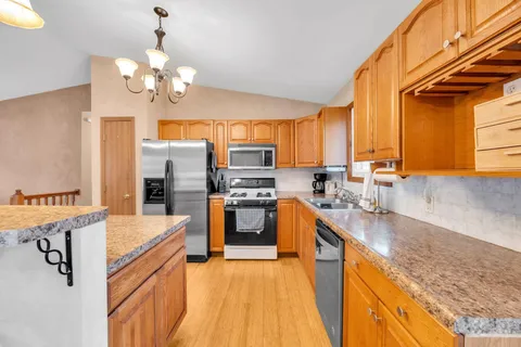 $349,900 | 950 101st Street, Pleasant Prairie, WI 53158