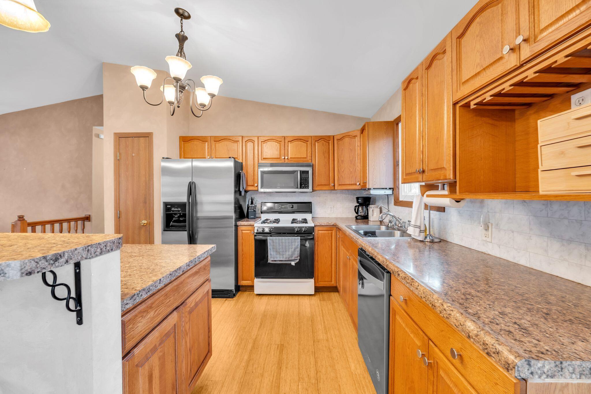 950 101st Street Pleasant Prairie, WI 53158 - Photo 6 of 16 16_P2687343