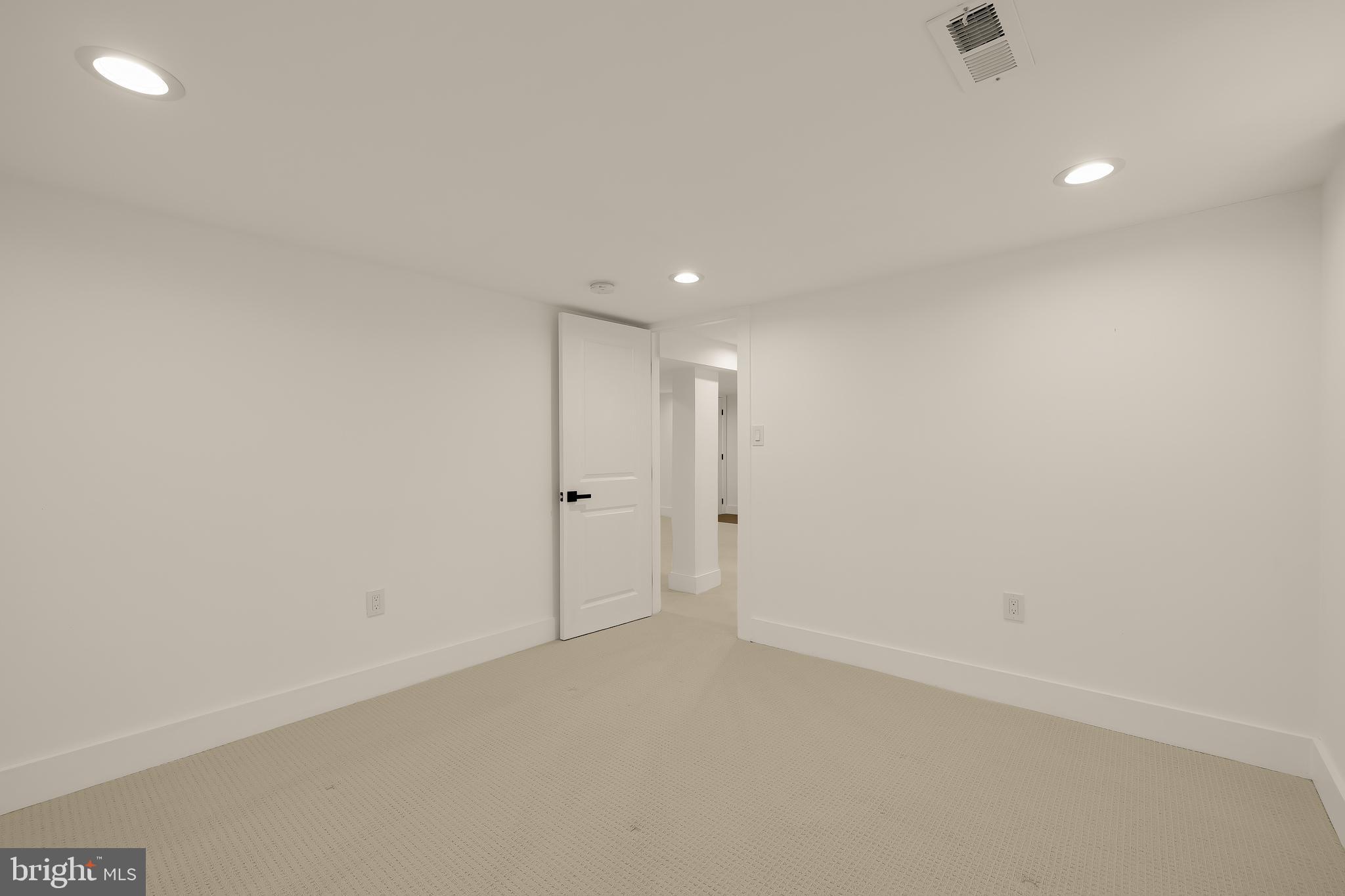 2832 Summerfield Road Falls Church, VA 22042 - Photo 32 of 43