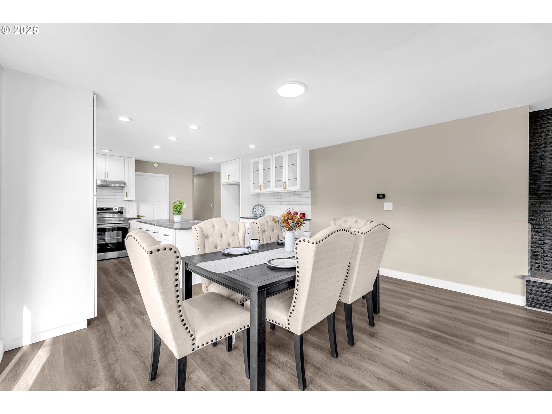 84952 Highway 101 Seaside, OR 97138 - Photo 14 of 46 Dining Room