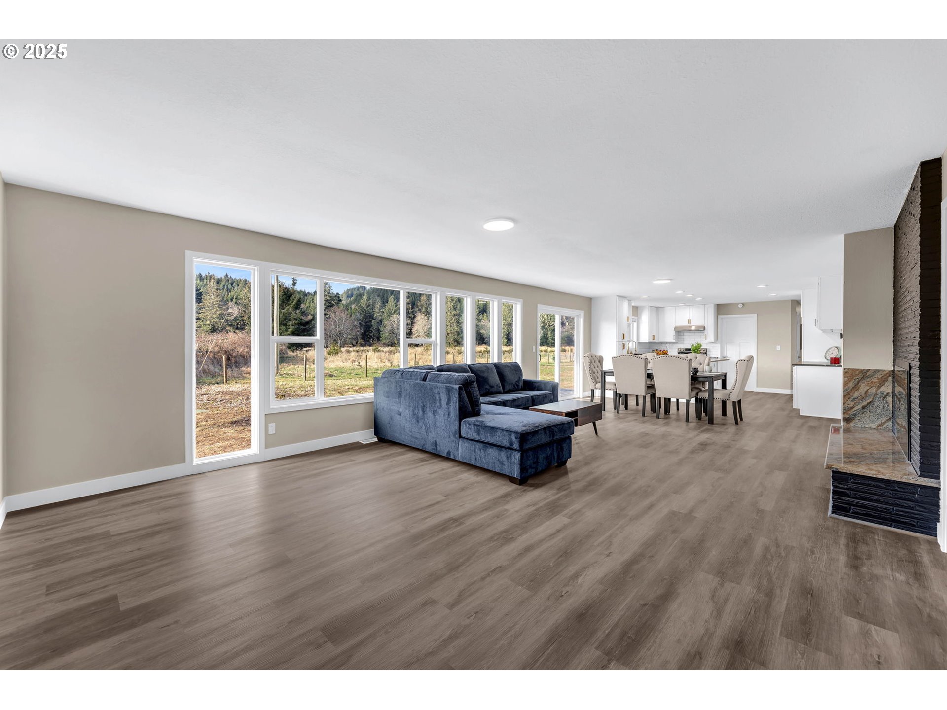 84952 Highway 101 Seaside, OR 97138 - Photo 19 of 46 Living Room