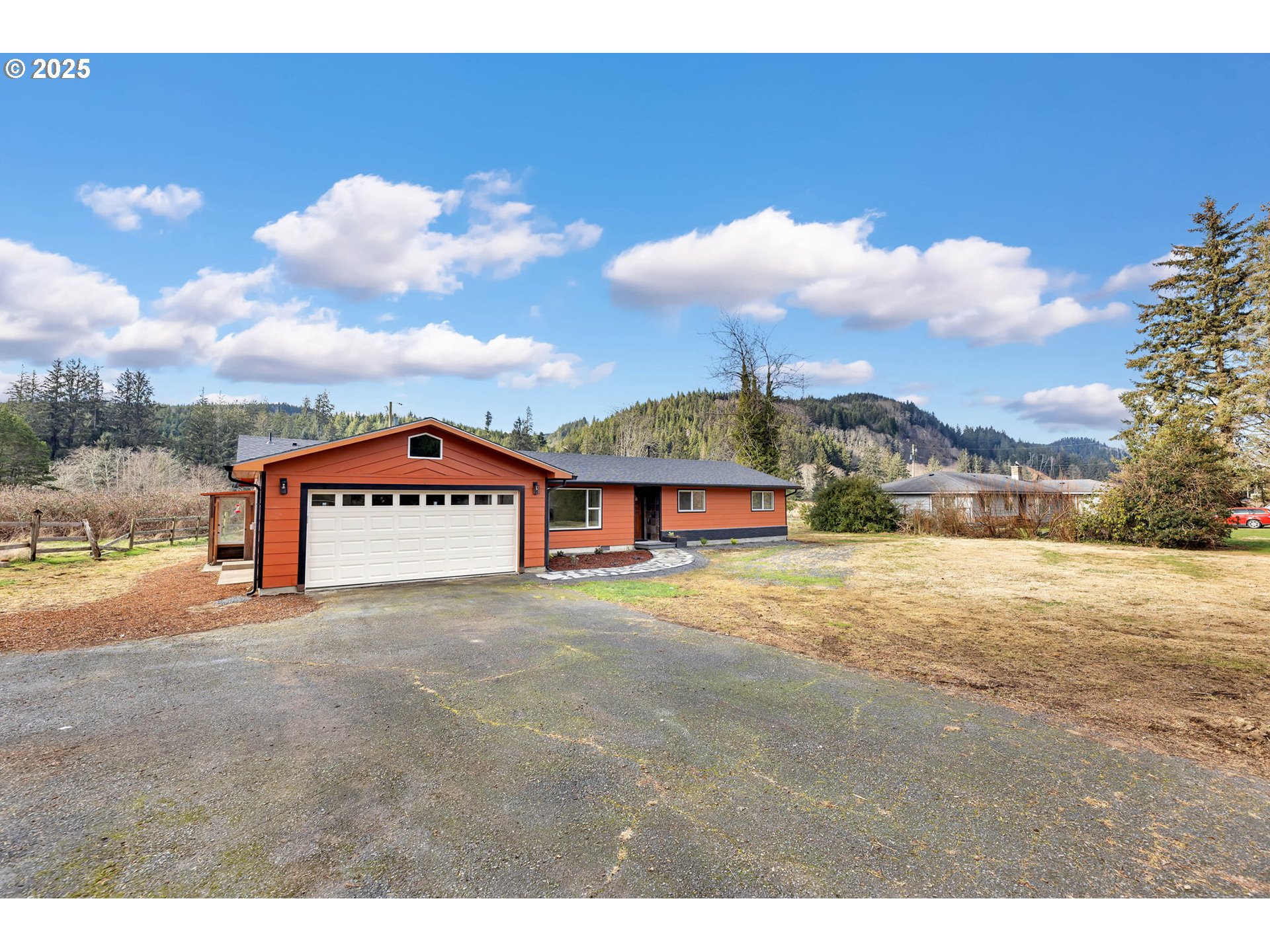 84952 Highway 101 Seaside, OR 97138 - Photo 3 of 46 Driveway